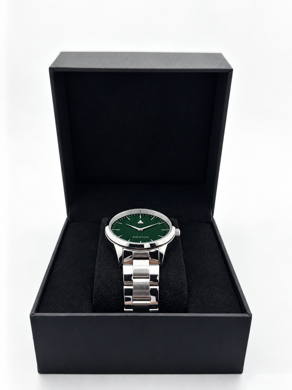 MEDIUM The Comeback First Edition 38 Steel Silver / Green – Presentation box