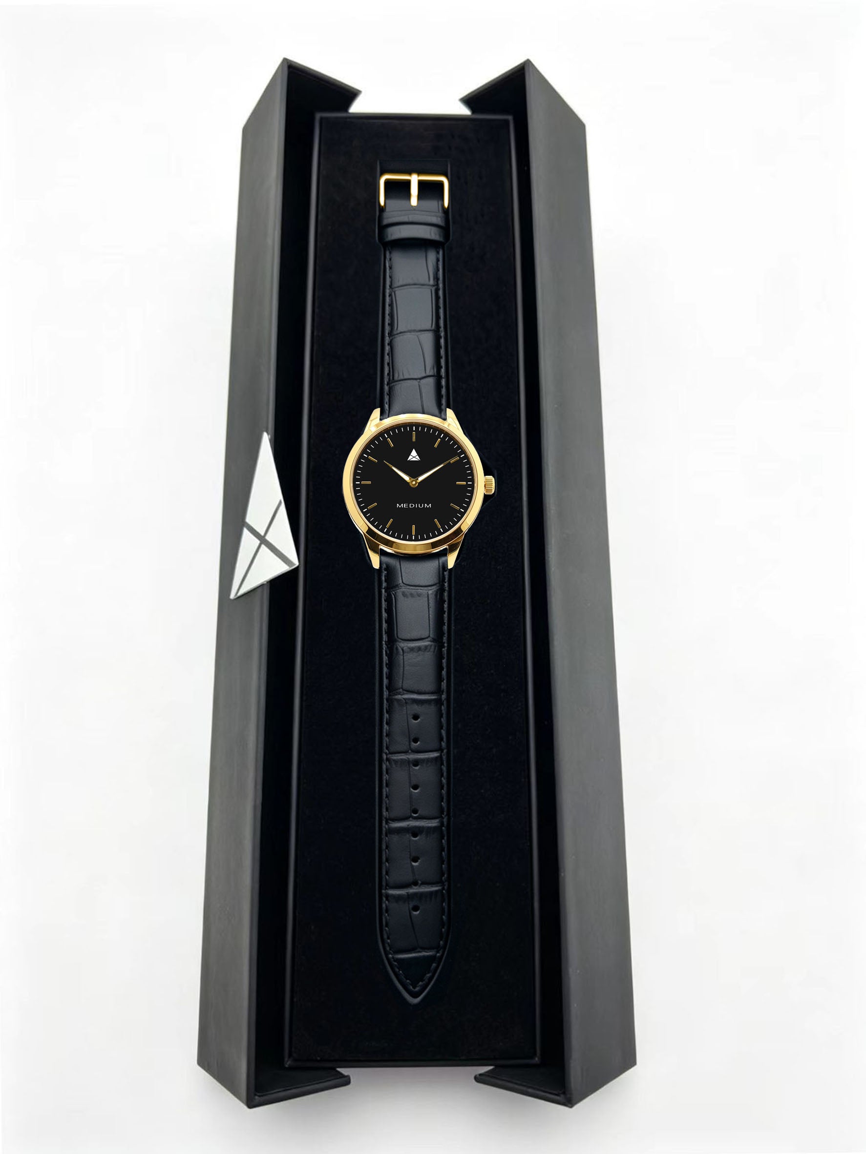 MEDIUM The Comeback 38 Leather Gold / Black – Presentation box