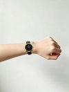 MEDIUM The Comeback 38 Leather Gold / Black – Lifestyle