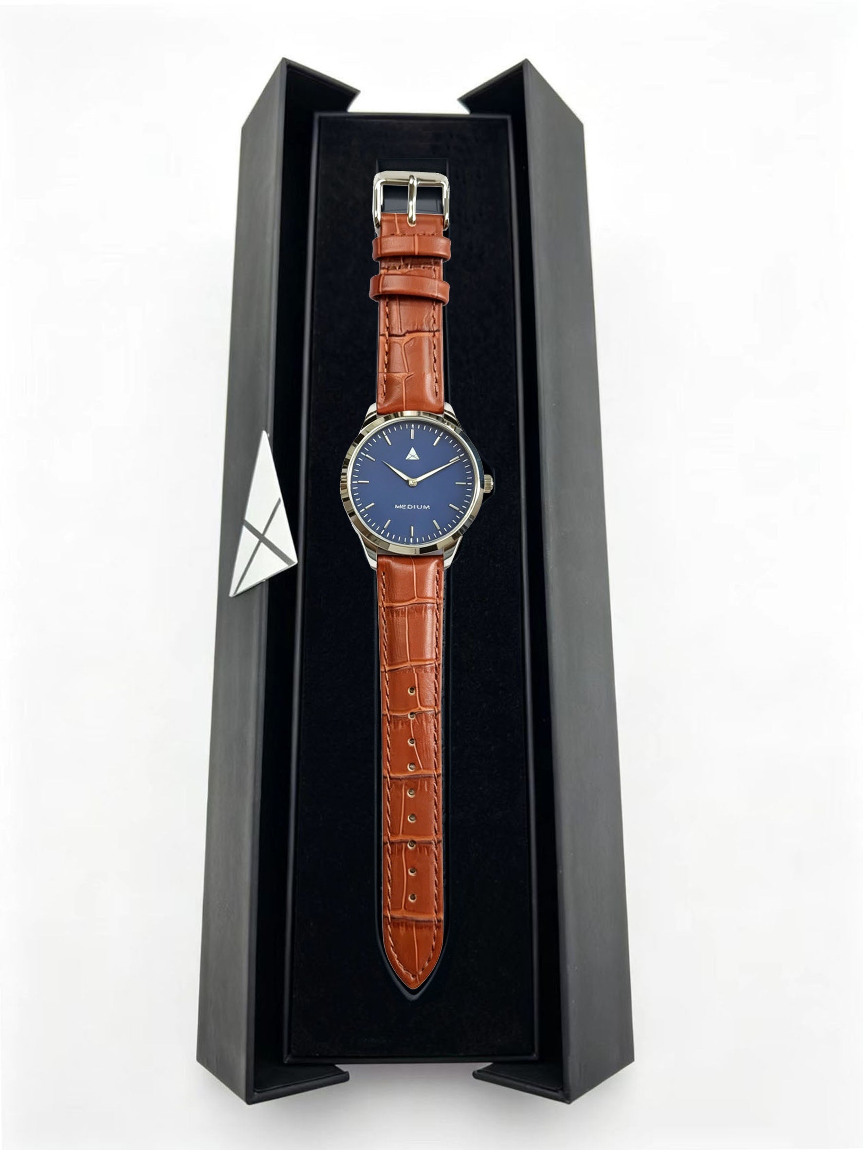 MEDIUM The Comeback 38 Leather Silver / Blue – Presentation box